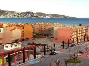 Holiday apartment in a complex near the sea